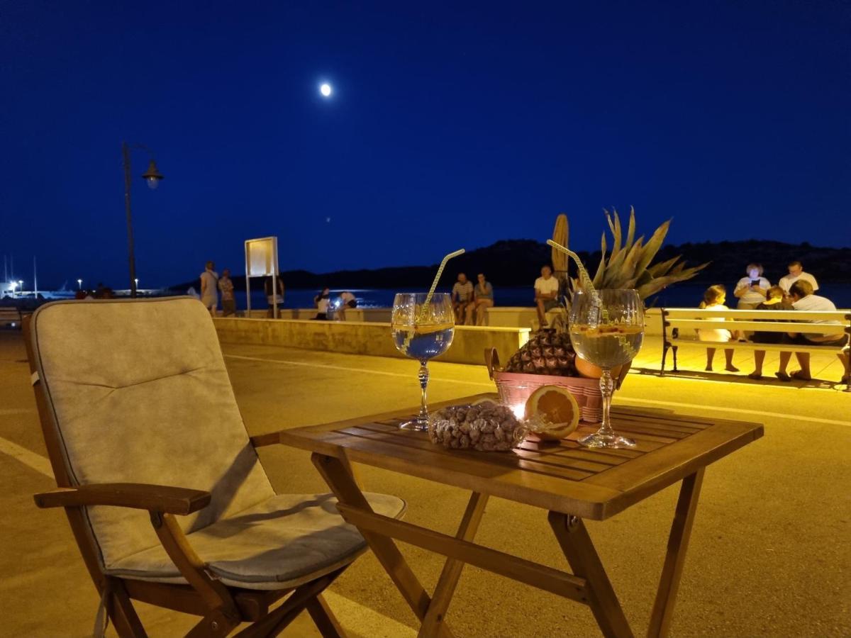 Sea Star Hotel Tribunj  Bagian luar foto