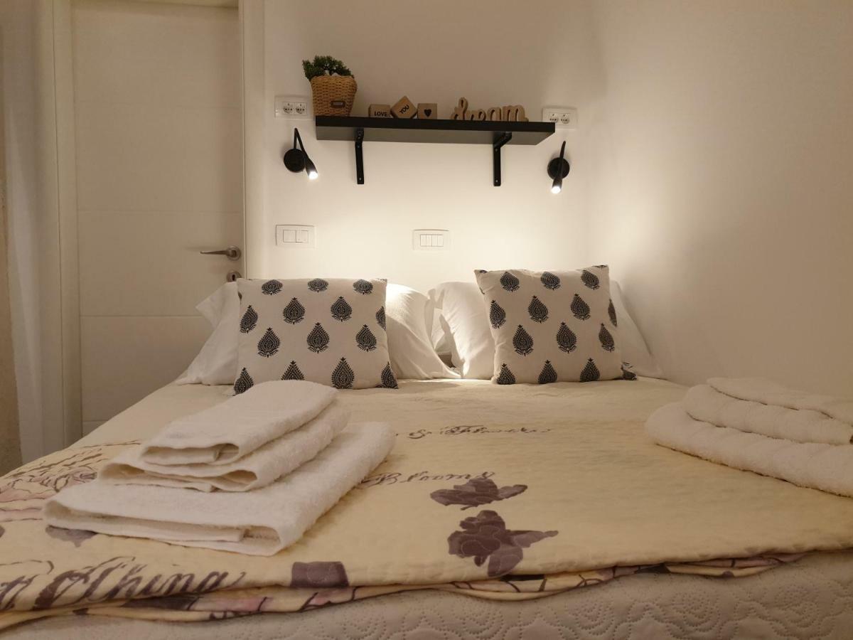 Sea Star Hotel Tribunj  Bagian luar foto